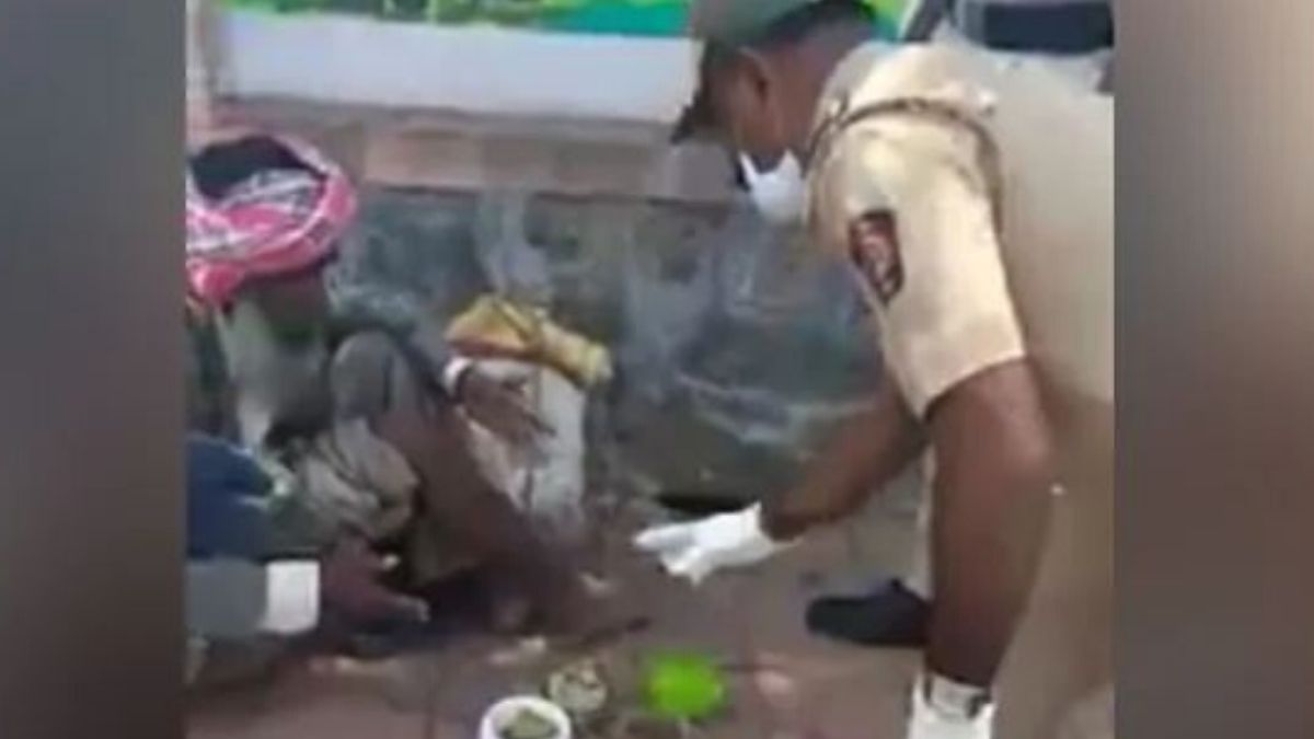 Yuvraj Singh Praises Policemen Sharing Their Own Food With The People In Need