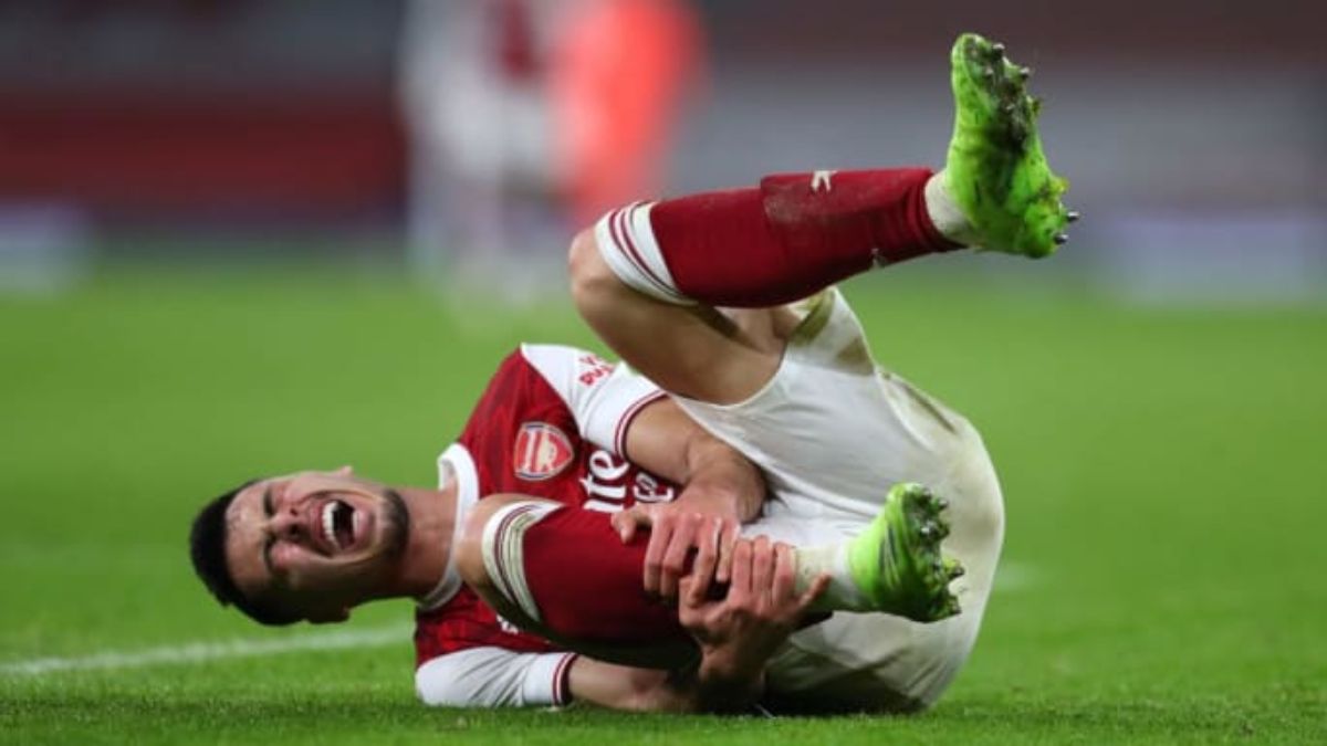 Arsenal Striker Gabriel Martinelli Limps Off Against Manchester City After Recovery From Previous Long-Term Injury