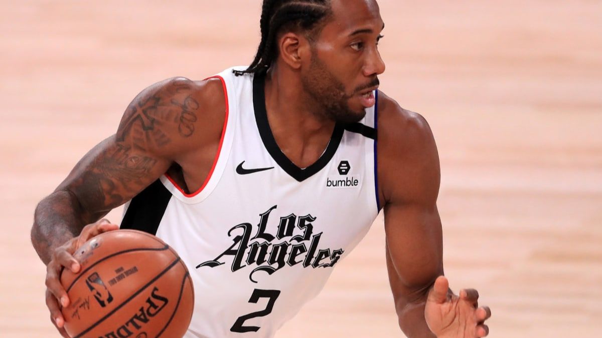 Internet In Awe After Clippers Star Shares Viral Workout Pic