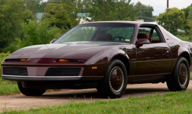 USA: Pontiac Firebird