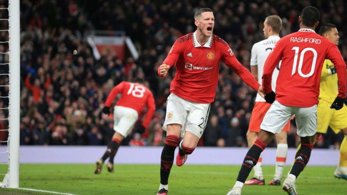 Manchester United Advances, Spurs Out in FA Cup Quarters